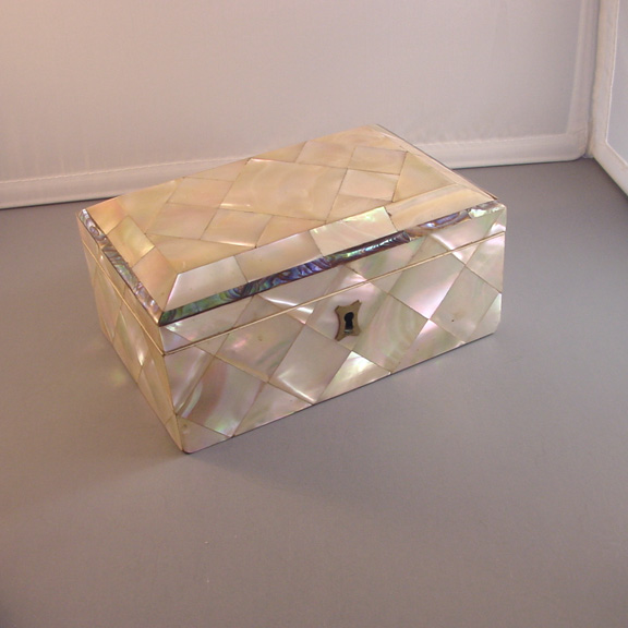 VICTORIAN mother-of-pearl parquet larger box
