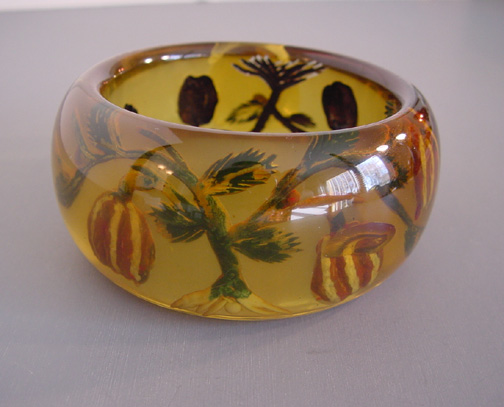 CHUNKY apple juice resin bangle reverse carved