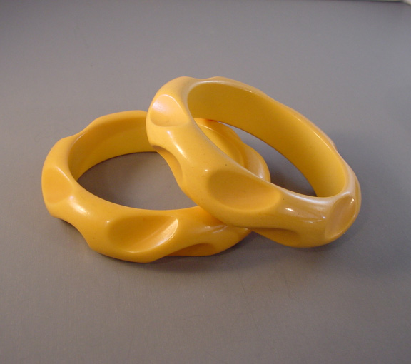 BAKELITE butterscotch thumbprint bangles matched set of 2