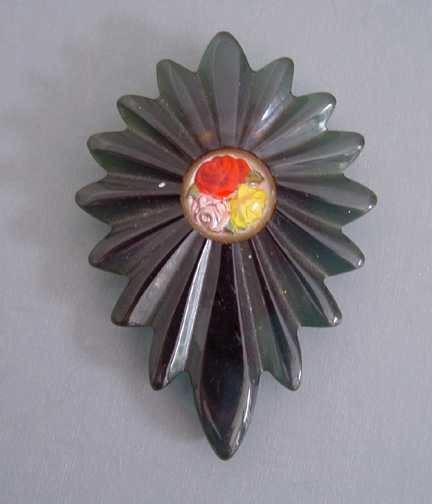 BAKELITE Prystal & Goofus glass dress clip
