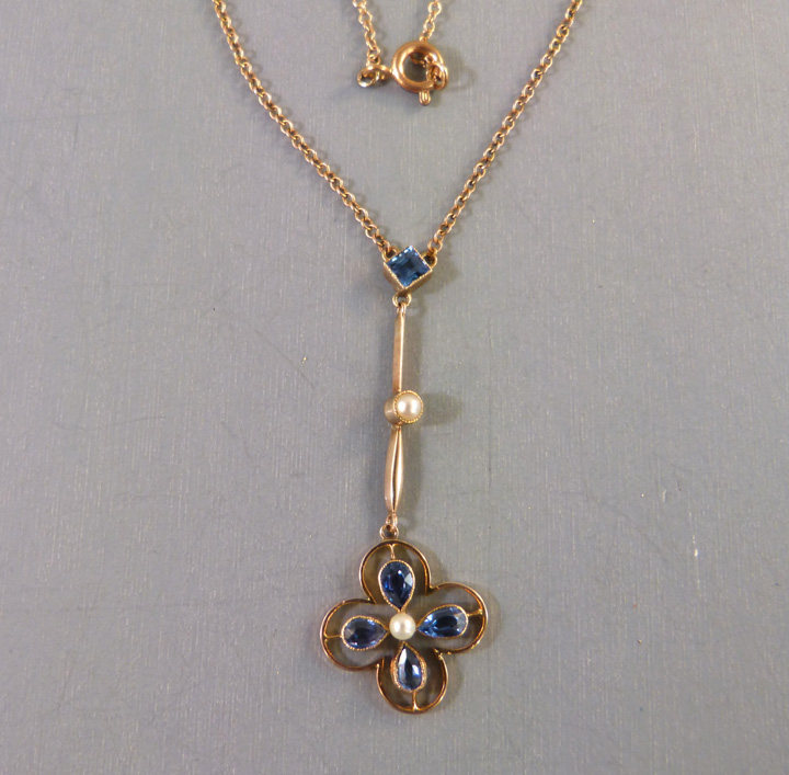 EDWARDIAN 10 k yellow gold natural sapphire