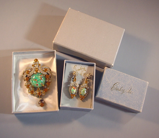 EISENBERG green art glass cabochon brooch and earrings with original boxes