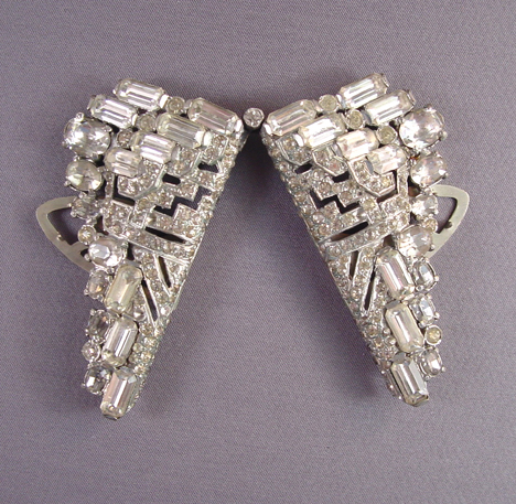 BUTTERFLY Deco butterfly dress clip in clear rhinestones, pivots