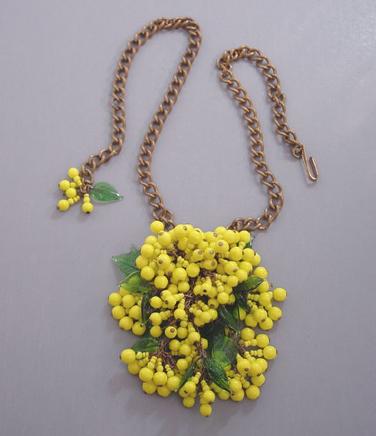 MIRIAM HASKELL Hess yellow bead & green leaves dress clip neckla