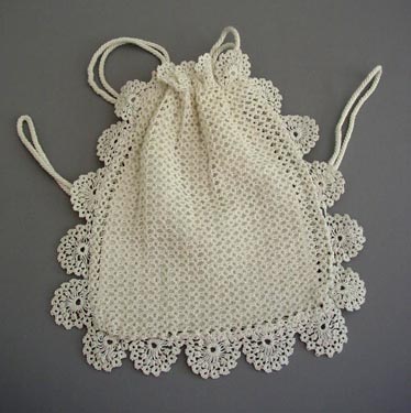 TATTED purse with a drawstring top, circa 1900