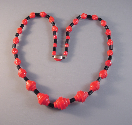DECO Czechoslovakia red and black glass beads necklace