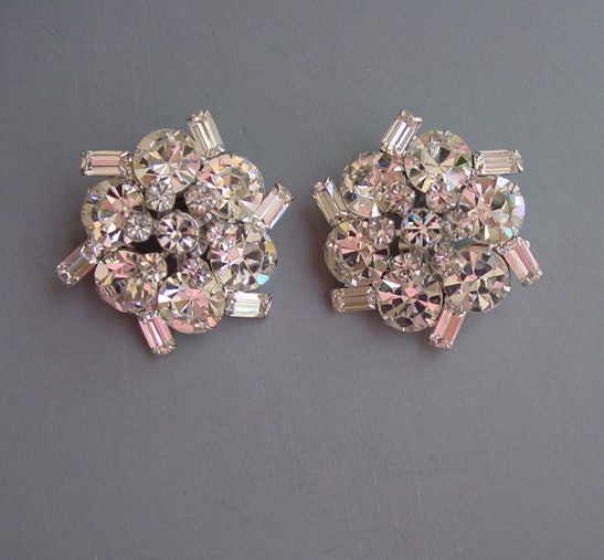 CLEAR rhinestone brilliant earrings