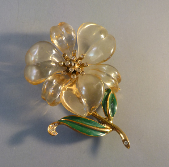 LUCITE petals flower brooch with green enameled leaves