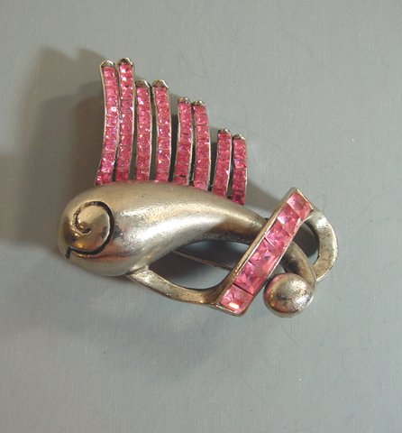 FISH silver tone stylized fish brooch with pink
