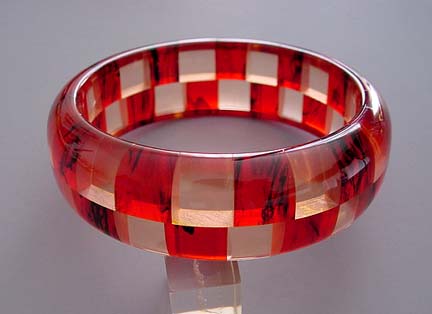 SHULTZ bakelite flambe red and translucent pink checked bangle