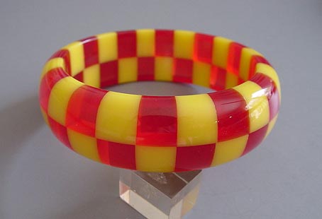 SHULTZ bakelite red & yellow check bangle