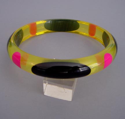 SHULTZ bakelite apple juice dots spacer bangle