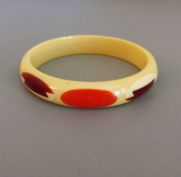SHULTZ bakelite cream spacer bangle with dovetail dots