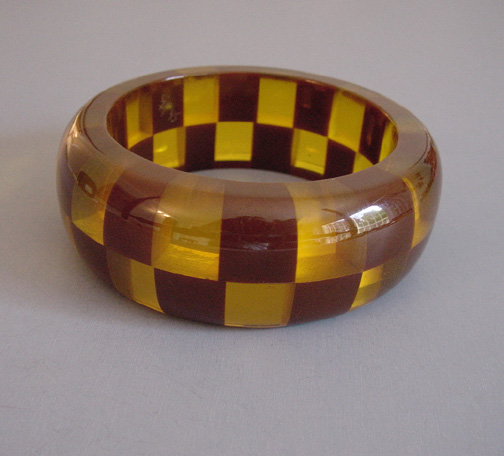 SHULTZ bakelite checks milk chocolate brown, honey apple juice