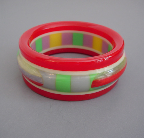 SHULTZ bakelite laminated three row bangle red pastel checks
