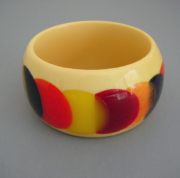 SHULTZ bakelite chunky bangle colorful dots