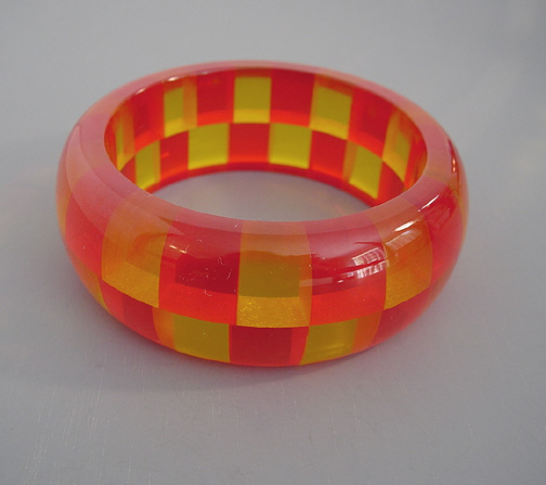 SHULTZ bakelite two row bangle transparent red & apple juice