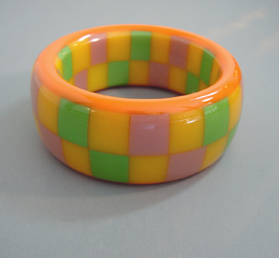 SHULTZ bakelite checked bangle with four layers