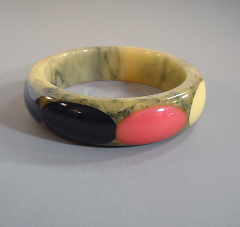 SHULTZ bakelite gray and cream marbled bangle with dots