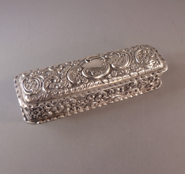 VICTORIAN Deakin & Francis sterling embossed ring box, 1901