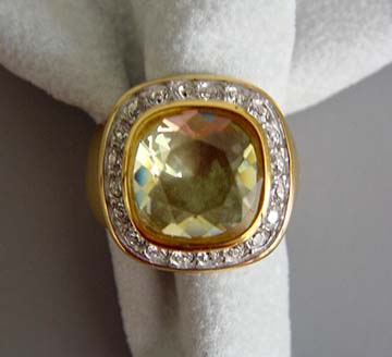 SWAROVSKI jonquil pastel ring yellow and clear crystals, late 1990s