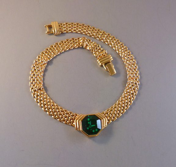 SWAROVSKI SAL Swarovski necklace with emerald green crystal