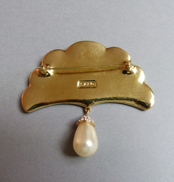 SWAROVSKI "SAL" fan shaped brooch with dangling pearl 248.00