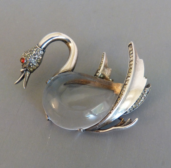 TRIFARI swan jelly belly brooch with a Lucite body, 1944