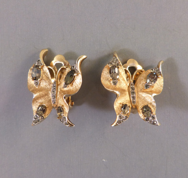 TRIFARI butterfly earrings with gray rhinestones