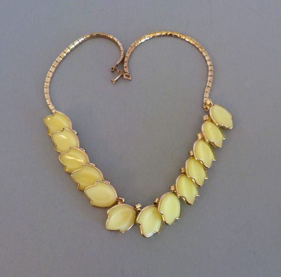 TRIFARI Fashion Blossoms 1950 yellow petals necklace