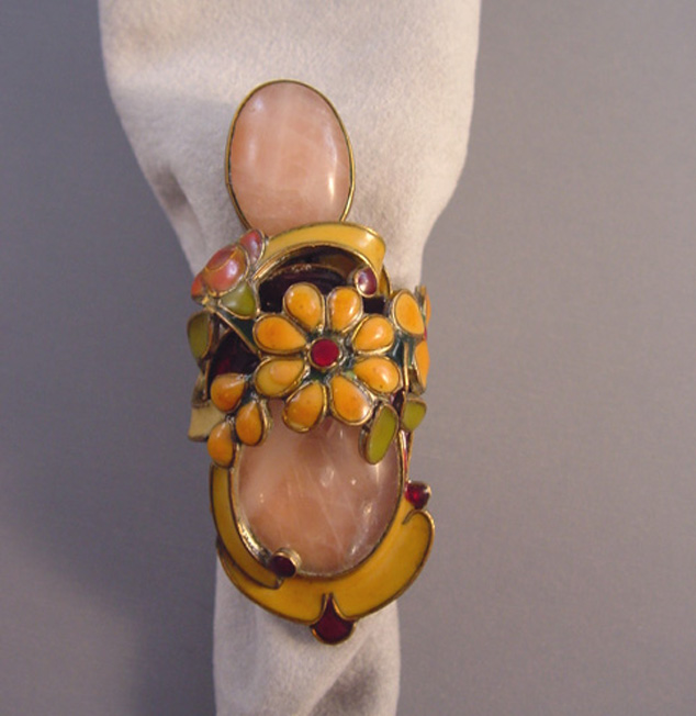 VEGA MADDUX ring in pink quartz with yellow and green enameling