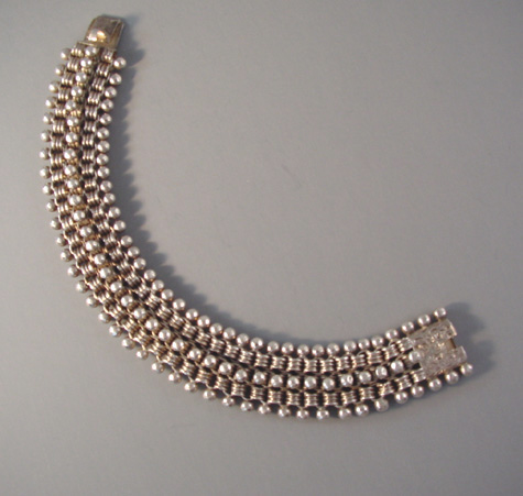VICTORIAN sterling silver collar style bracelet, beaded edges