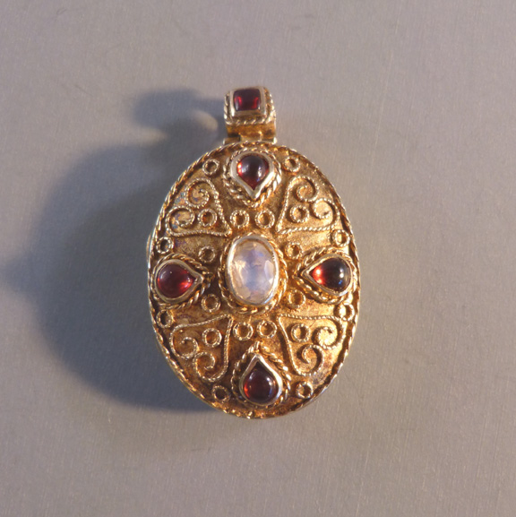 VICTORIAN locket AM Ltd gilt sterling crystal & garnet