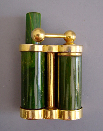 BAKELITE green perfume pop-up atomizer trimmed in brass