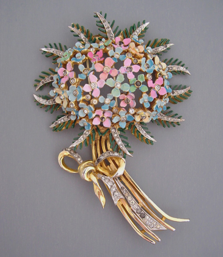 DEROSA bouquet fur clip LARGE and lovely enameled ribbon-tied