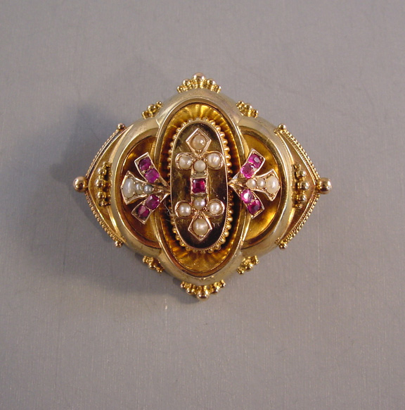 VICTORIAN antique 15 karat yellow gold locket brooch