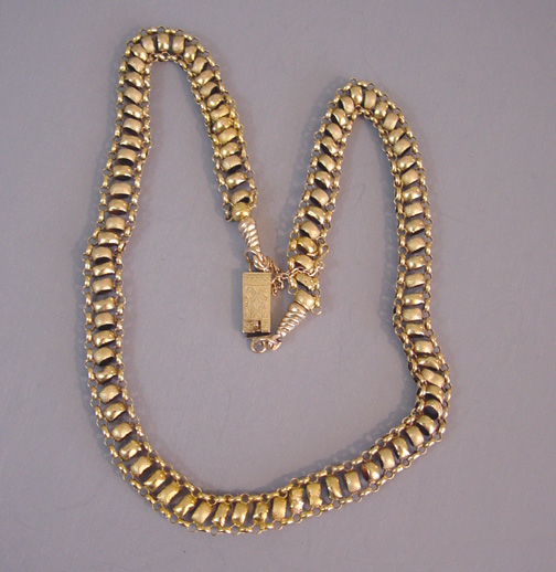 GEORGIAN antique 15k yellow gold chain with box clasp, circa 1800