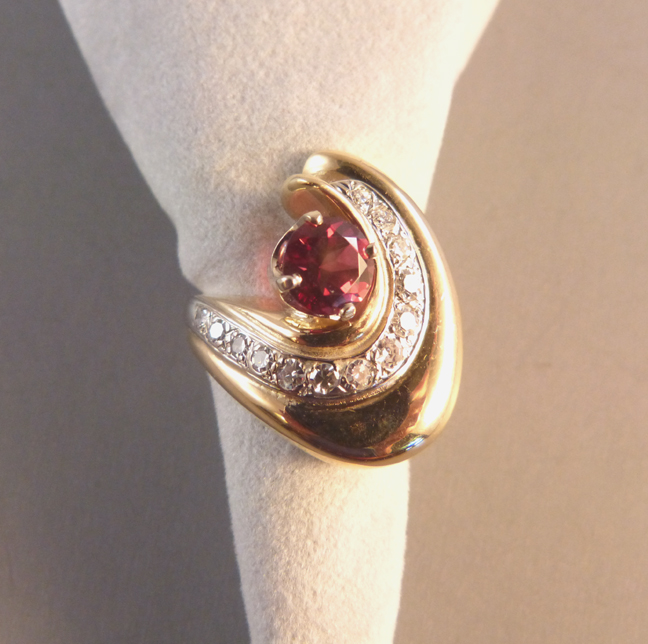 DIAMOND and Rhodolite garnet 14k yellow gold ring