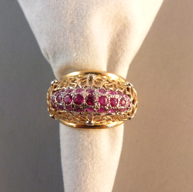 RING 18k yellow gold, diamond and ruby pierced dome ring