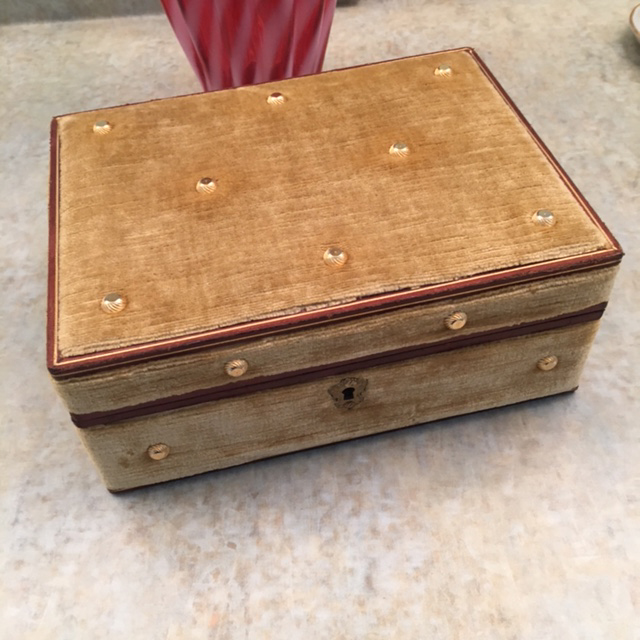 RING BOX and jewelry box with golden velvet