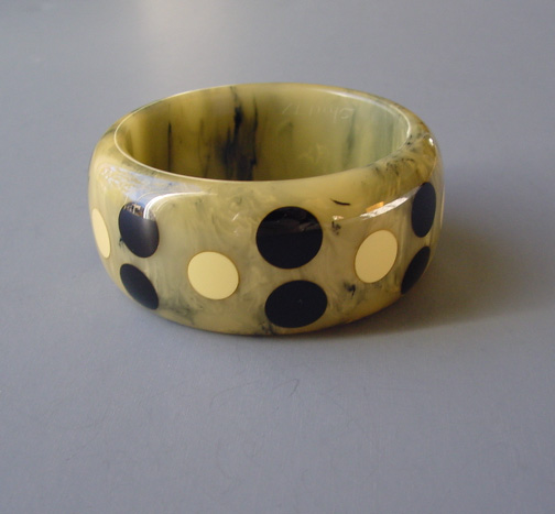 SHULTZ bakelite chunky gray cream with black swirl bangle
