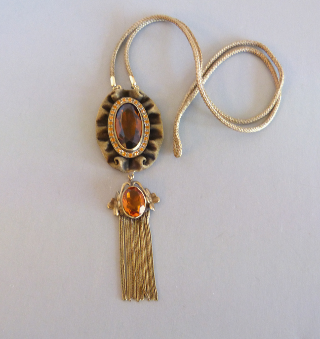 DOVERCRAFT 1910 pendant necklace, ruffled mesh edges