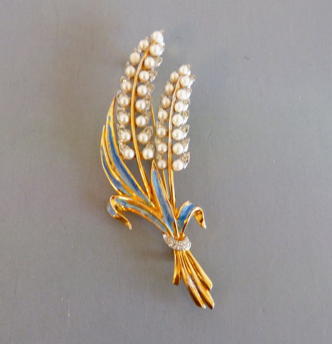 FLOWER Lily-of-the valley brooch with glass pearl flowers