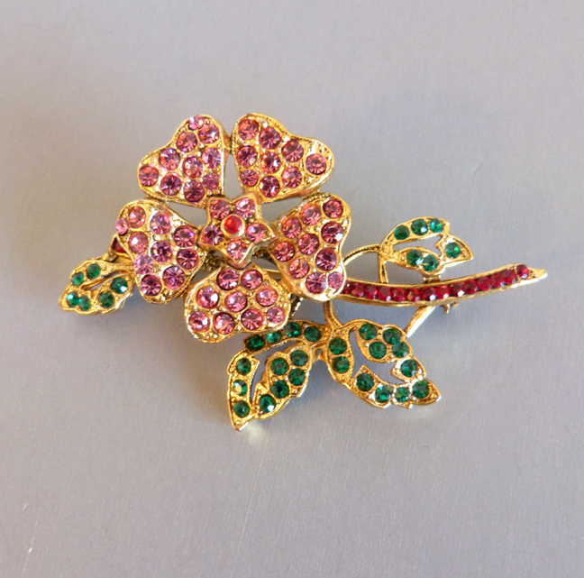FLOWER brooch in pink & green rhinestones and leaves