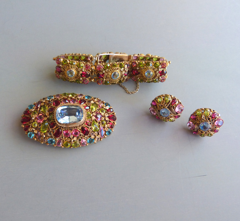 HOBE multi-colored bracelet, brooch and earrings set circa 1940s