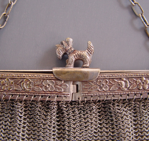 PURSE silver tone mesh P.DRSMSt. with a Scotty dog lift-up fastener