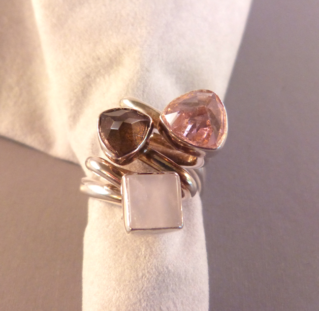 LILLY Barrack ring with a pink CZ, smoky quartz and white quartz
