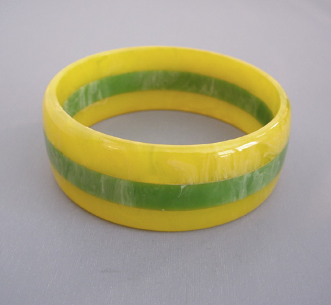 SHULTZ bakelite 3-row bangle lemon yellow & lime green citrus swirl