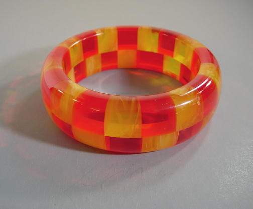 SHULTZ bakelite two row check bangle transparent red & marbled yellow