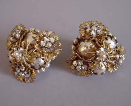 ROSE montees and artificial pearls set filigree earrings